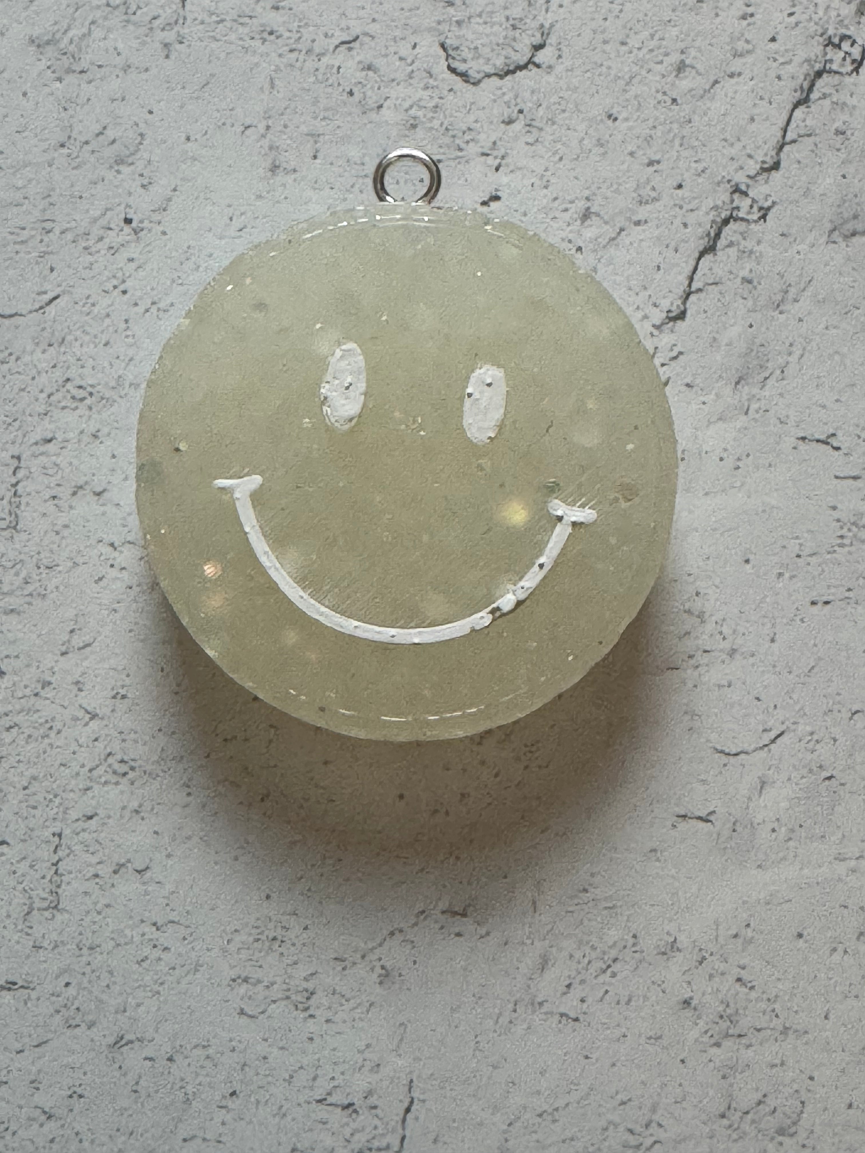 Car Freshener - Vent Clip - Smiley Face (Clear Glitter)