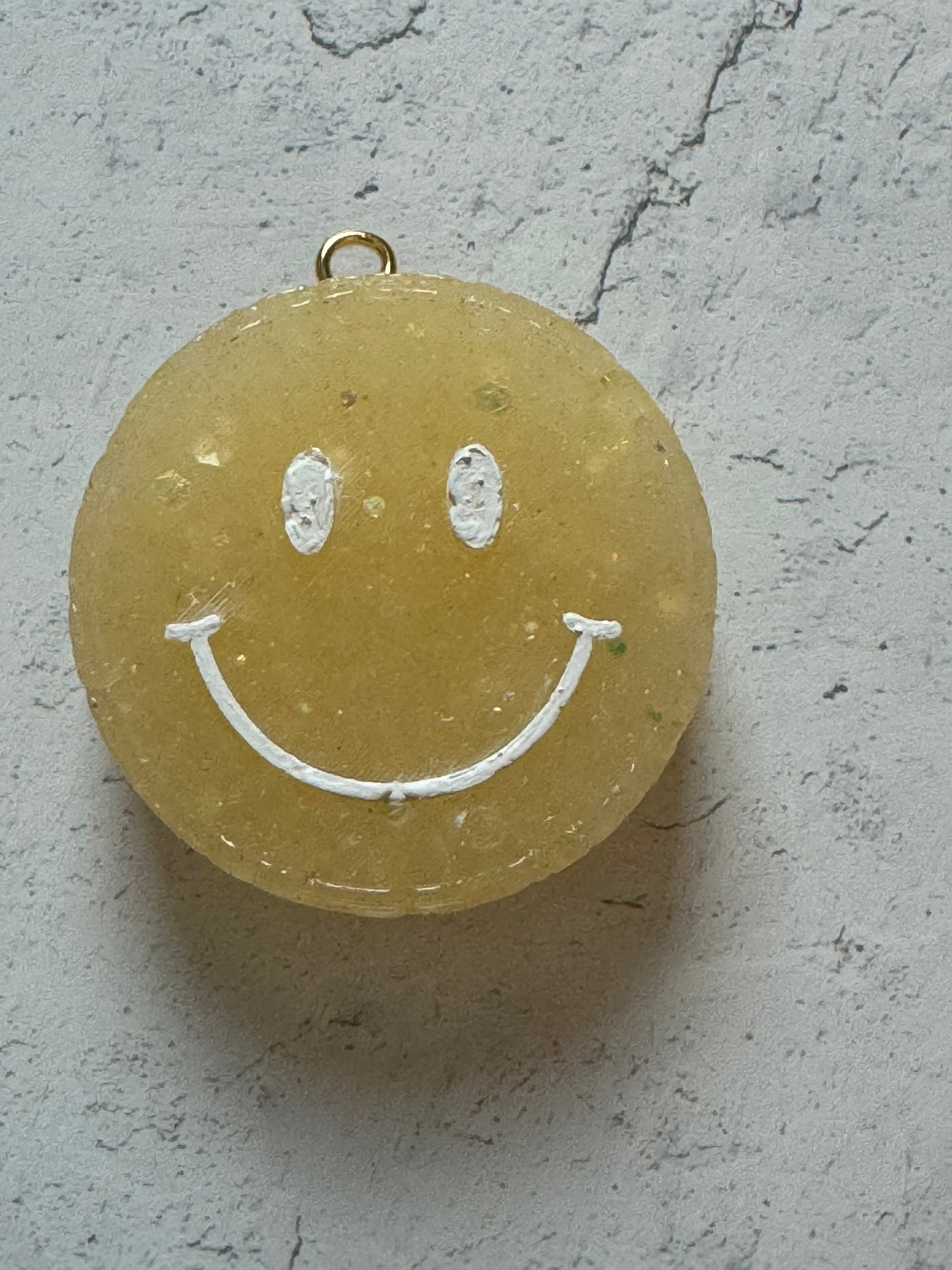 Car Freshener - Vent Clip - Smiley Face (Yellow Glitter)