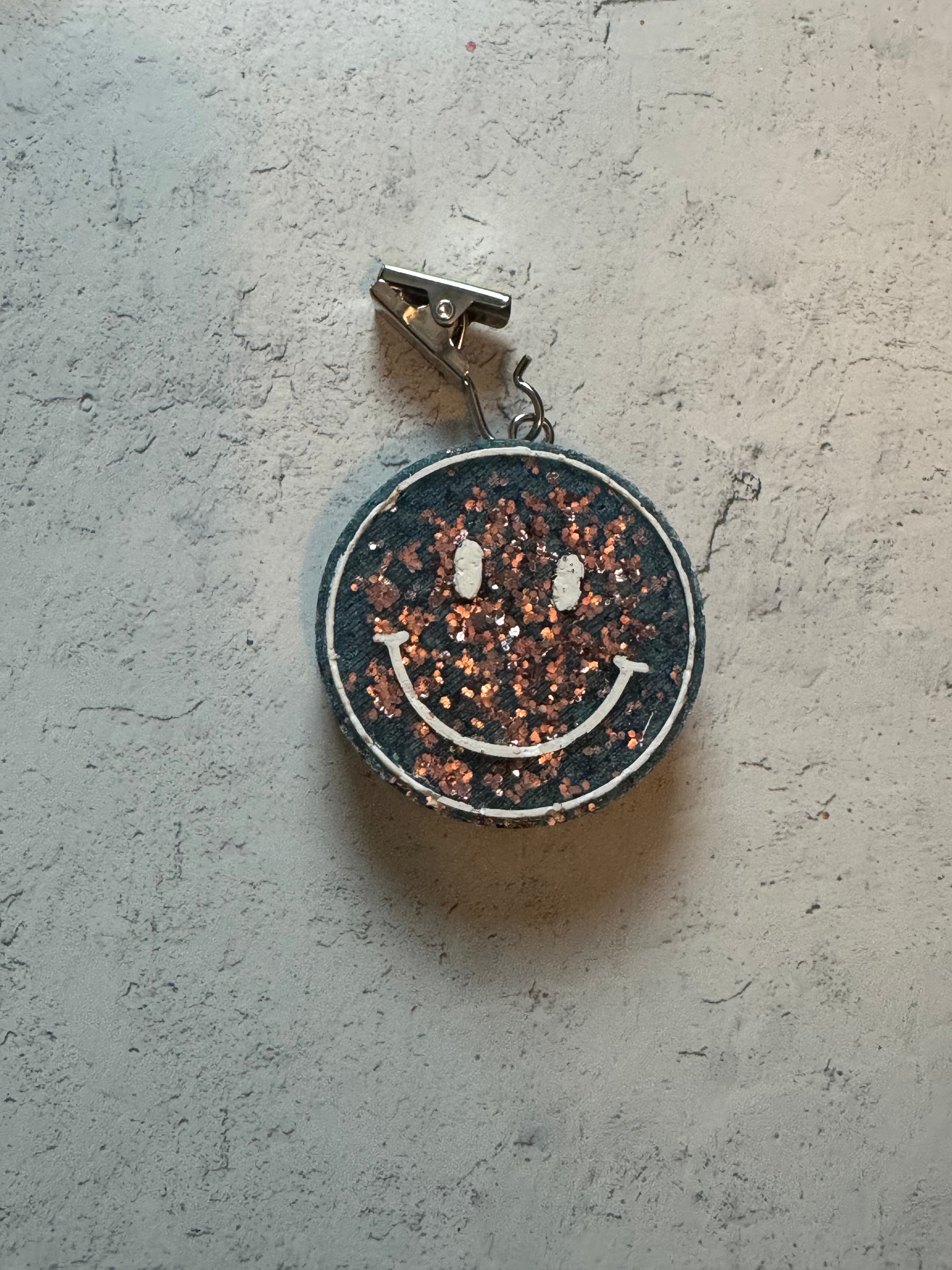 Car Freshener - Vent Clip - Smiley Face (Navy Blue w. Rose Gold Glitter)