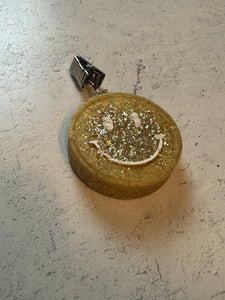 Car Freshener - Vent Clip - Smiley Face (Gold w. Gold Glitter)